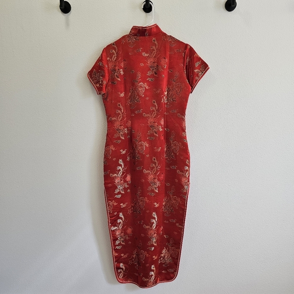 Silk Traditional Qipoa Dress - Picture 3 of 11